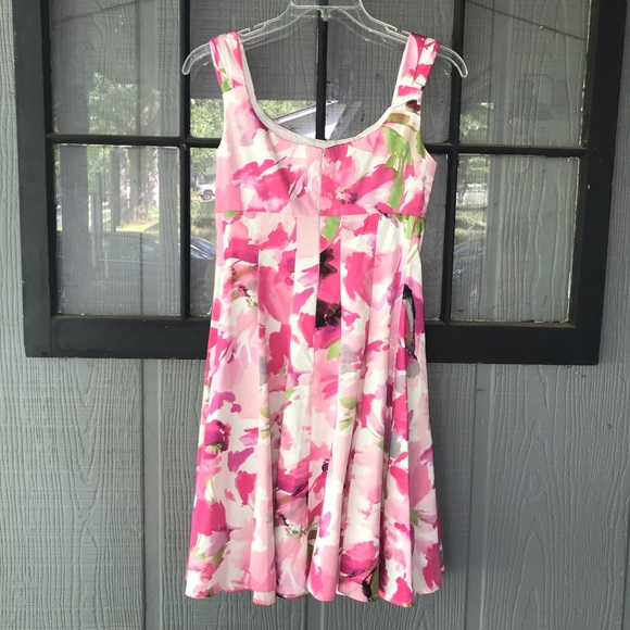 New Directions dress, pink floral watercolor look, full skirt portion, pockets! - Picture 5 of 9